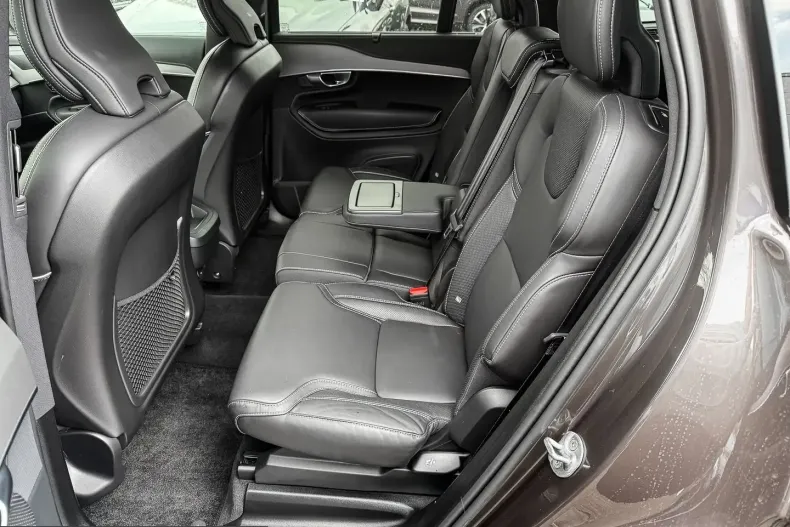 Volvo XC90 din 2024 cu 43.255 km - oferta VOL207392 - foto 17