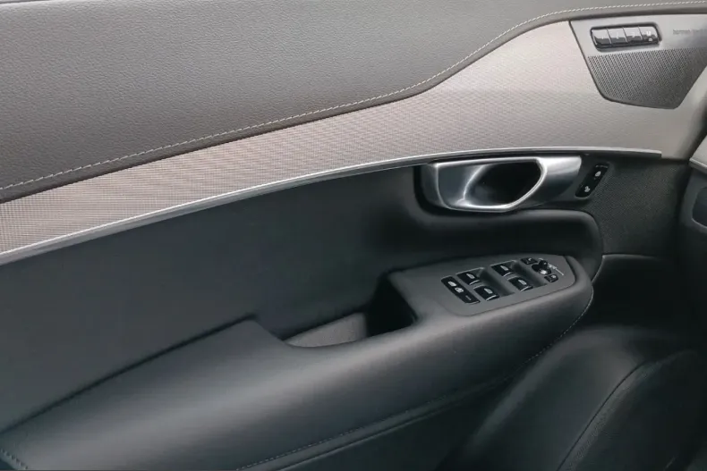 Volvo XC90 din 2024 cu 50.250 km - oferta VOL207395 - foto 15