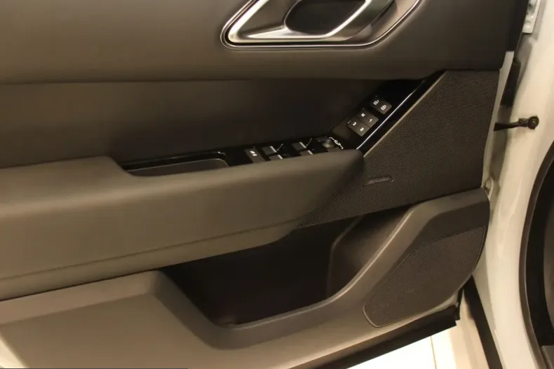 Land Rover Range Rover Velar din 2025 cu 9.900 km - oferta LAN207398 - foto 11