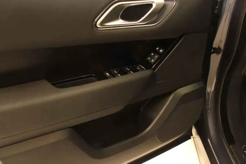 Land Rover Range Rover Velar din 2025 cu 14.100 km - oferta LAN207403 - foto 11