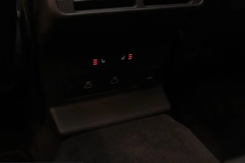 Land Rover Range Rover Velar din 2025 cu 14.100 km - oferta LAN207403 - foto 17