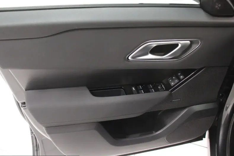 Land Rover Range Rover Velar din 2025 cu 13.090 km - oferta LAN207404 - foto 18