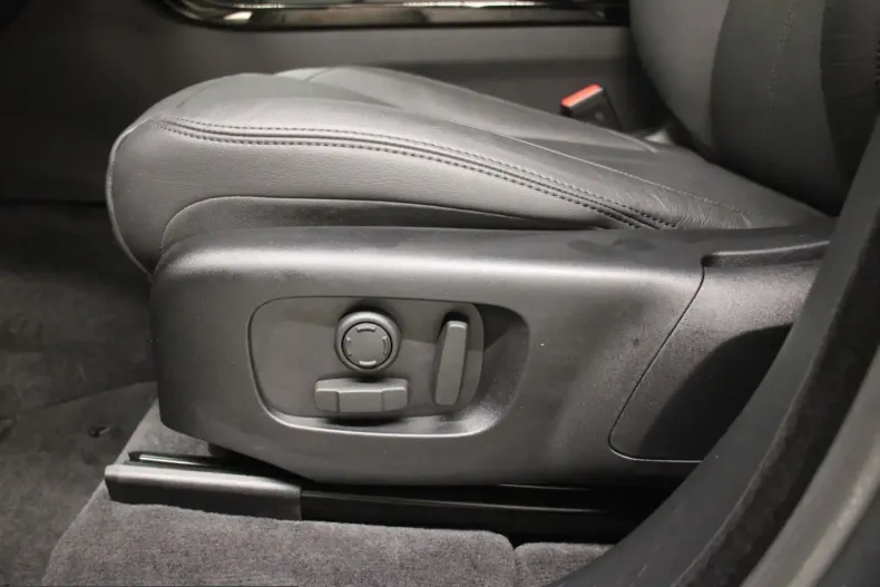 Land Rover Range Rover Velar din 2025 cu 13.090 km - oferta LAN207404 - foto 19