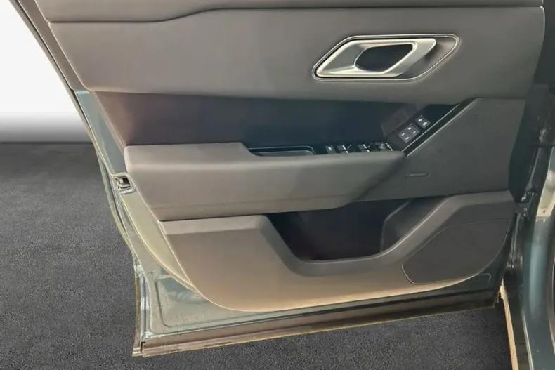 Land Rover Range Rover Velar din 2025 cu 23.756 km - oferta LAN207405 - foto 14