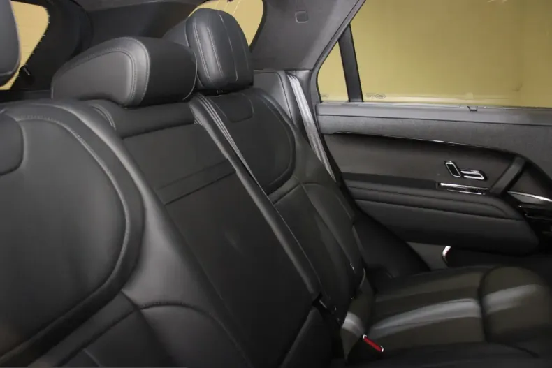 Land Rover Range Rover Sport din 2025 cu 13.600 km - oferta LAN207408 - foto 8