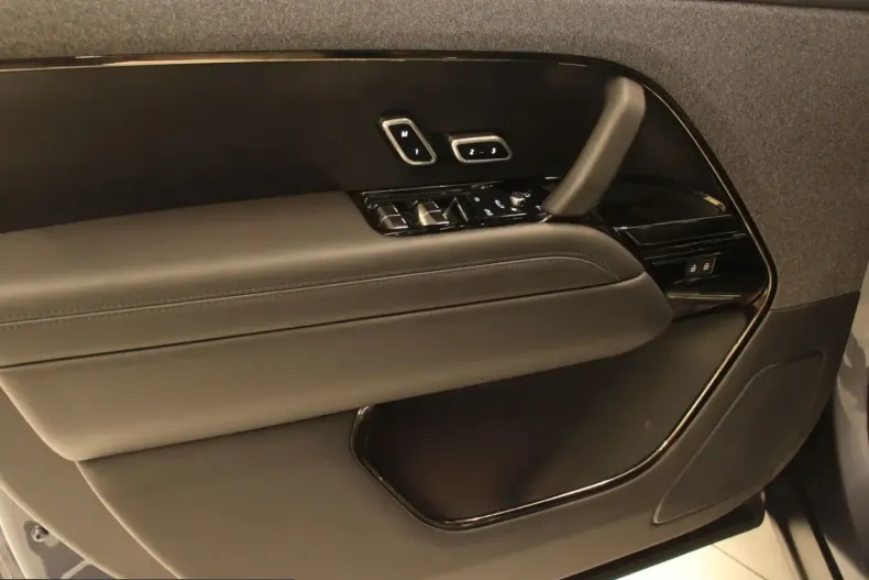 Land Rover Range Rover Sport din 2025 cu 13.600 km - oferta LAN207408 - foto 11