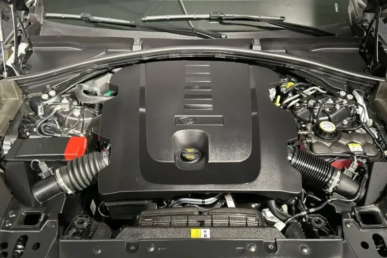 Land Rover Range Rover Velar din 2025 cu 14.006 km - oferta LAN207412 - foto 10