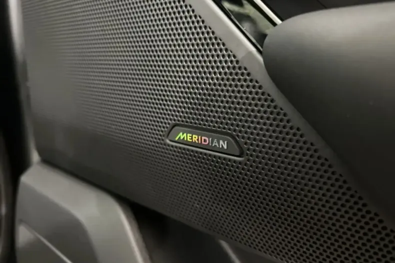 Land Rover Range Rover Velar din 2025 cu 14.006 km - oferta LAN207412 - foto 16