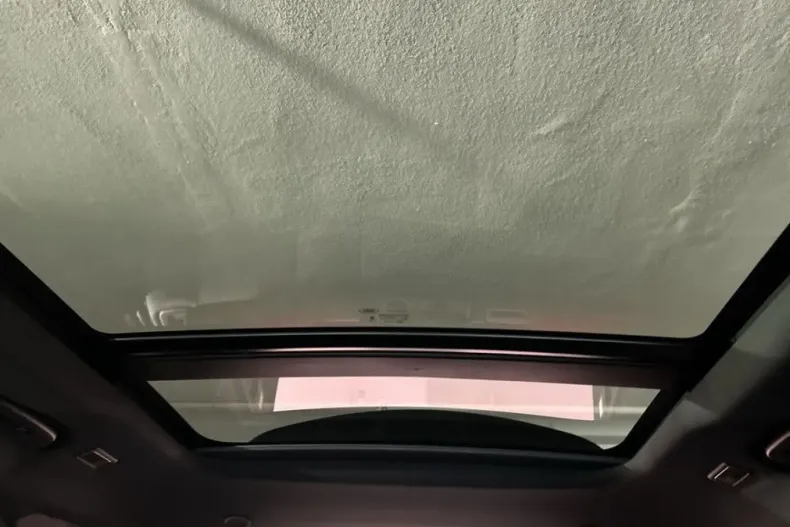 Land Rover Range Rover Velar din 2025 cu 14.006 km - oferta LAN207412 - foto 19