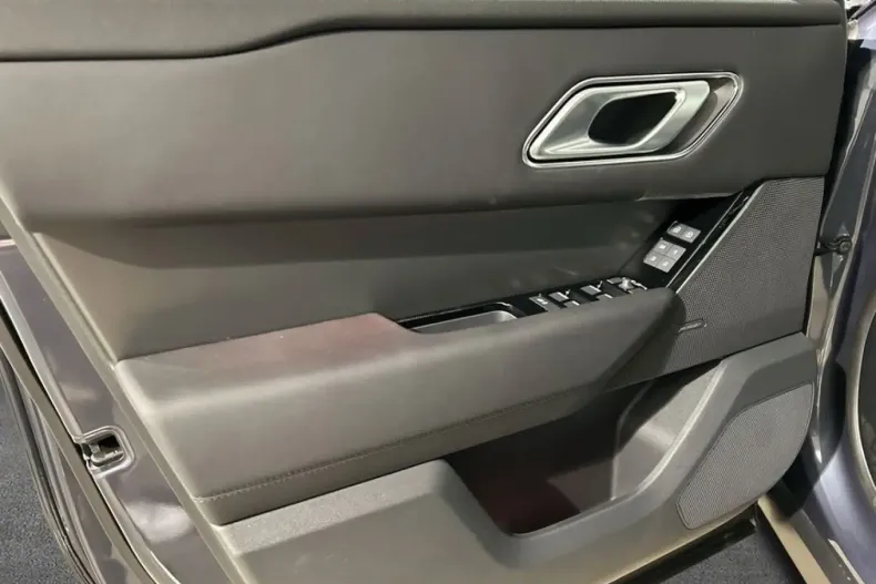 Land Rover Range Rover Velar din 2025 cu 9.000 km - oferta LAN207413 - foto 14