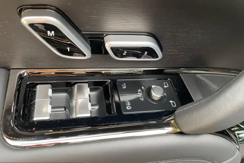 Land Rover Range Rover Sport din 2025 cu 6.950 km - oferta LAN207414 - foto 6