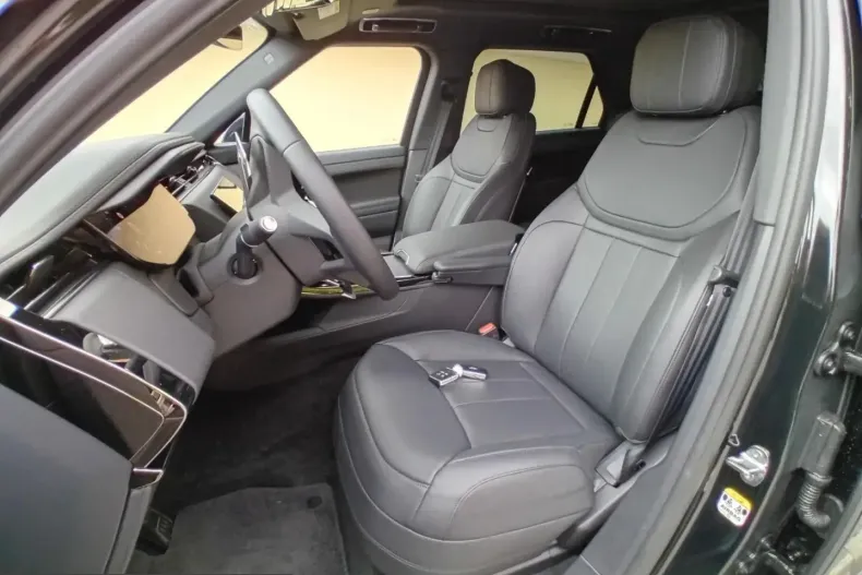 Land Rover Range Rover Sport din 2025 cu 6.950 km - oferta LAN207414 - foto 7