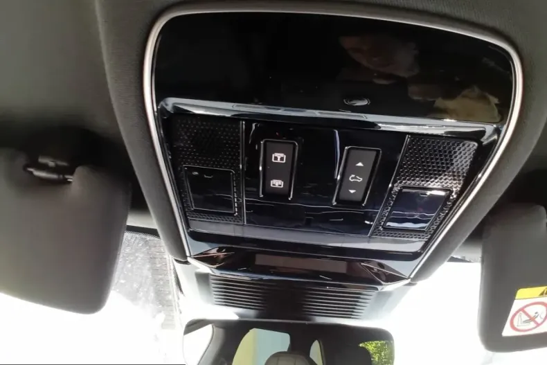 Land Rover Range Rover Sport din 2025 cu 6.950 km - oferta LAN207414 - foto 18