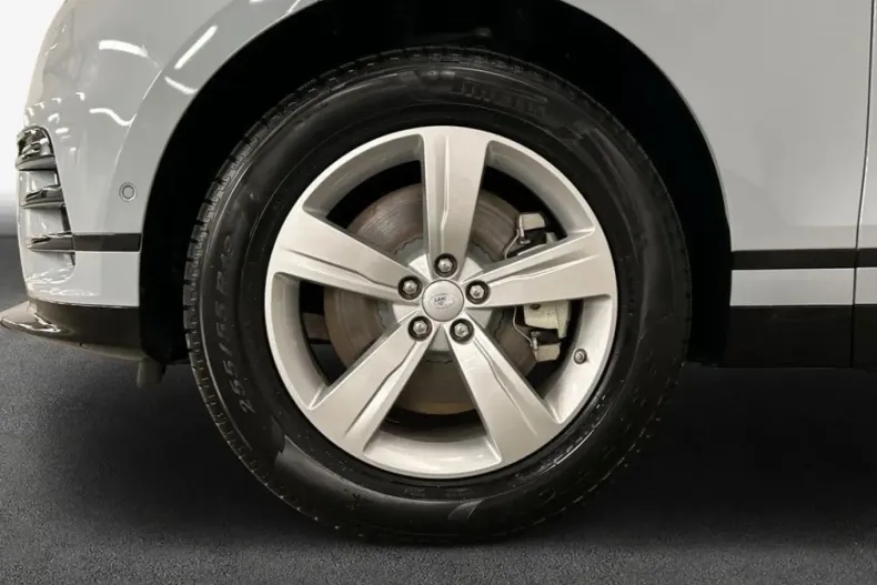 Land Rover Range Rover Velar din 2025 cu 14.067 km - oferta LAN207415 - foto 9