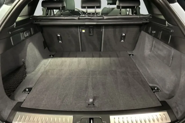 Land Rover Range Rover Velar din 2025 cu 14.067 km - oferta LAN207415 - foto 11