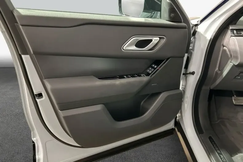 Land Rover Range Rover Velar din 2025 cu 14.067 km - oferta LAN207415 - foto 13