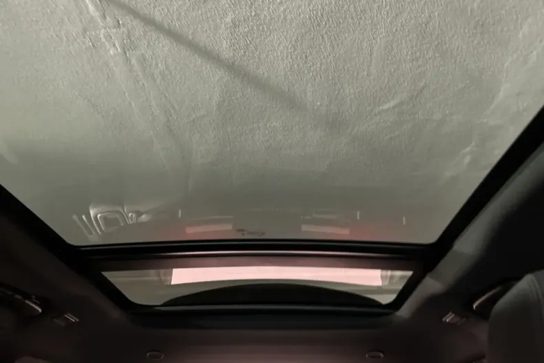 Land Rover Range Rover Velar din 2025 cu 14.067 km - oferta LAN207415 - foto 19