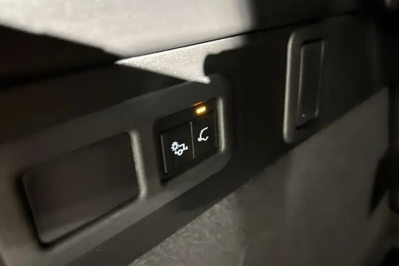 Land Rover Range Rover Velar din 2025 cu 14.067 km - oferta LAN207415 - foto 22