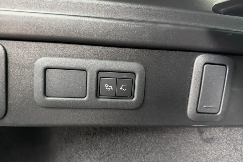 Land Rover Range Rover Velar din 2025 cu 36.752 km - oferta LAN207417 - foto 11