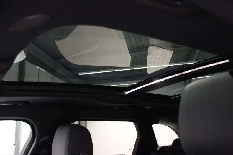 Land Rover Range Rover Velar din 2025 cu 14.720 km - oferta LAN207420 - foto 20