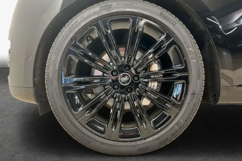 Land Rover Range Rover din 2025 cu 13.040 km - oferta LAN207422 - foto 9