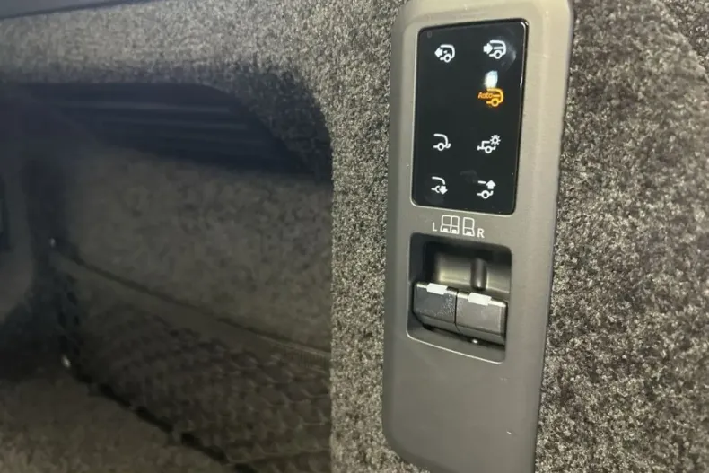 Land Rover Range Rover din 2025 cu 13.040 km - oferta LAN207422 - foto 22