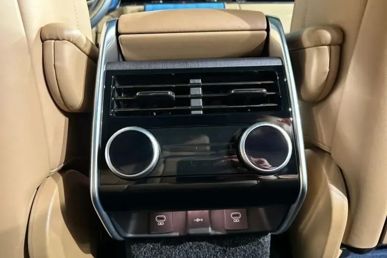 Land Rover Range Rover din 2025 cu 15.106 km - oferta LAN207424 - foto 17