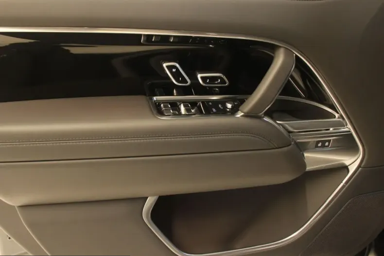 Land Rover Range Rover din 2025 cu 16.900 km - oferta LAN207427 - foto 11