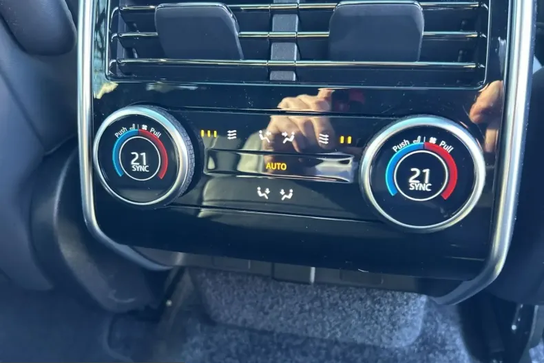 Land Rover Range Rover din 2025 cu 24.950 km - oferta LAN207430 - foto 18