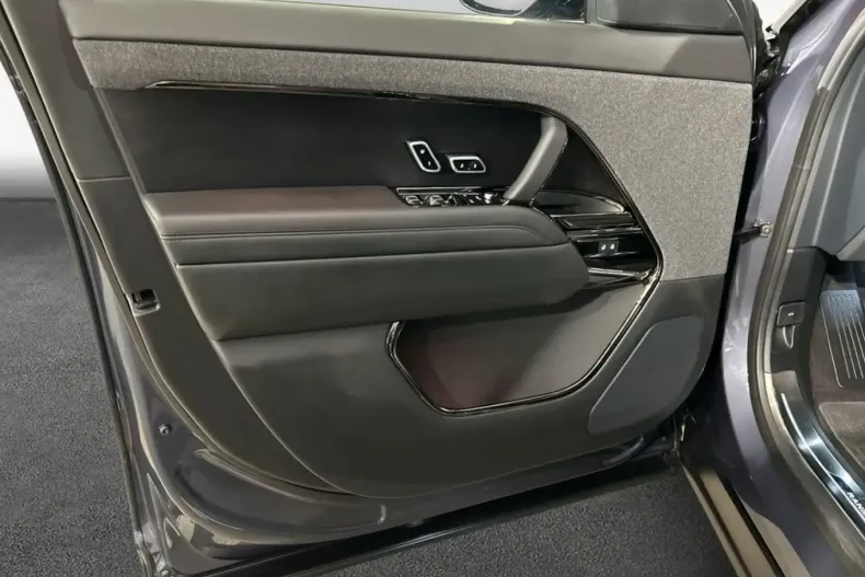 Land Rover Range Rover Sport din 2025 cu 25.164 km - oferta LAN207435 - foto 14