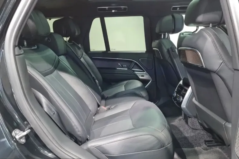 Land Rover Range Rover din 2025 cu 37.850 km - oferta LAN207442 - foto 6