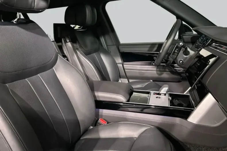 Land Rover Range Rover din 2025 cu 24.659 km - oferta LAN207444 - foto 3