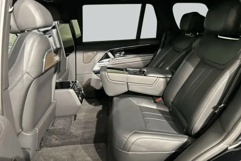 Land Rover Range Rover din 2025 cu 24.659 km - oferta LAN207444 - foto 5