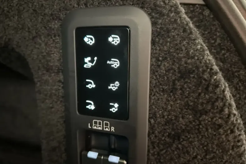 Land Rover Range Rover din 2025 cu 24.659 km - oferta LAN207444 - foto 19