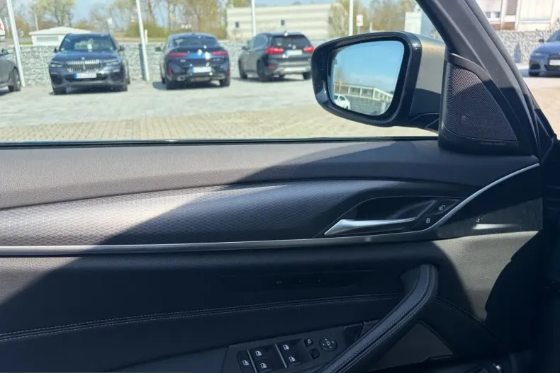 BMW 530 (Seria 5) din 2023 cu 43.090 km - oferta BMW207453 - foto 12