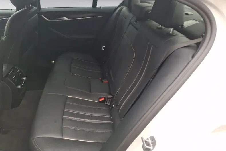 BMW 530 (Seria 5) din 2023 cu 60.600 km - oferta BMW207456 - foto 13