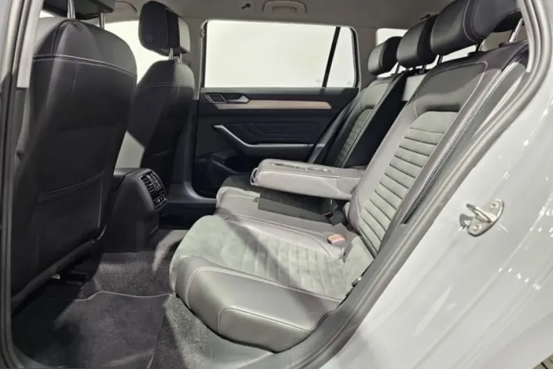 Volkswagen Passat din 2024 cu 53.250 km - oferta VOL207458 - foto 15