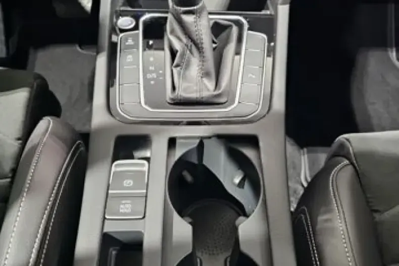 Volkswagen Passat din 2024 cu 53.250 km - oferta VOL207458 - foto 19