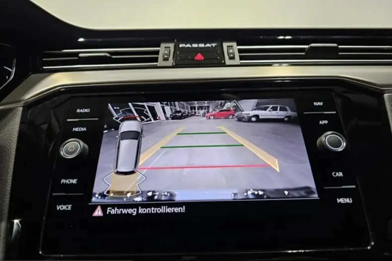 Volkswagen Passat din 2024 cu 53.250 km - oferta VOL207458 - foto 22