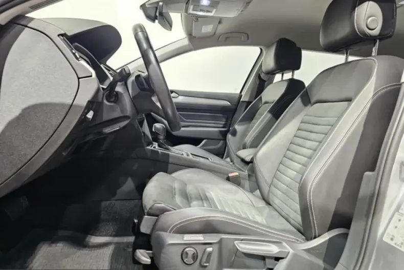 Volkswagen Passat din 2024 cu 49.000 km - oferta VOL207459 - foto 13