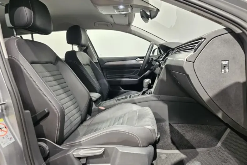 Volkswagen Passat din 2024 cu 49.000 km - oferta VOL207459 - foto 14