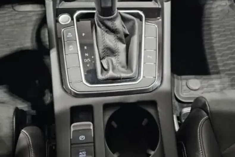 Volkswagen Passat din 2024 cu 49.000 km - oferta VOL207459 - foto 19