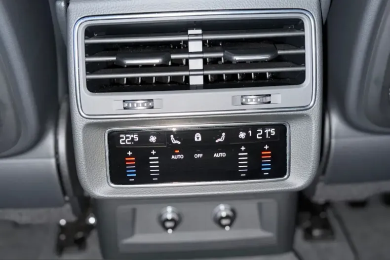 Audi Q8 din 2021 cu 68.750 km - oferta AUD207463 - foto 18