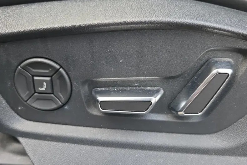 Audi Q8 din 2023 cu 84.336 km - oferta AUD207480 - foto 12