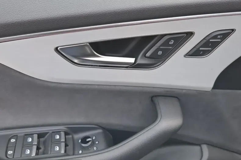 Audi Q8 din 2023 cu 84.336 km - oferta AUD207480 - foto 14