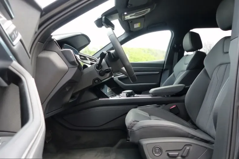 Audi Q8 din 2023 cu 38.890 km - oferta AUD207485 - foto 11