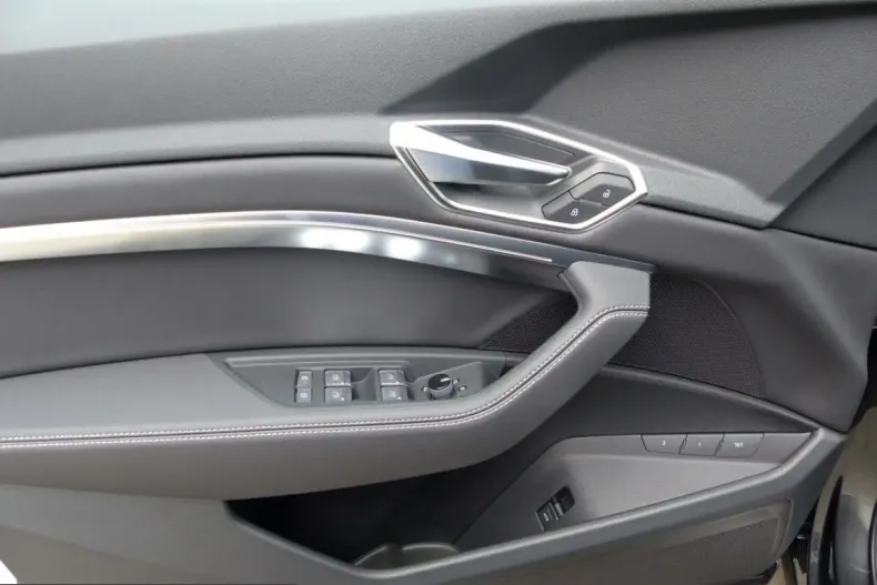 Audi Q8 din 2023 cu 38.890 km - oferta AUD207485 - foto 12