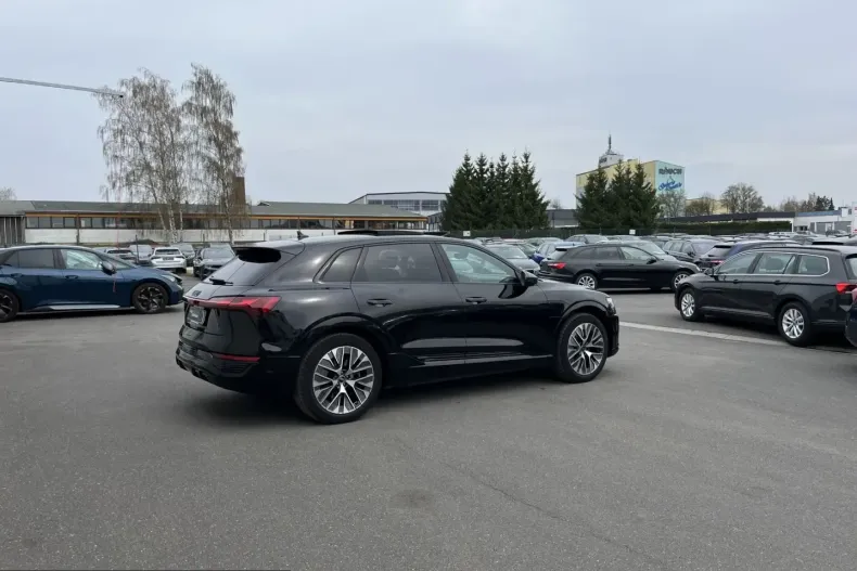 Audi Q8 din 2023 cu 21.482 km - oferta AUD207487 - foto 6