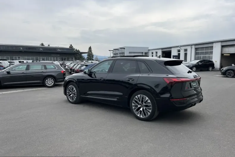 Audi Q8 din 2023 cu 21.482 km - oferta AUD207487 - foto 8