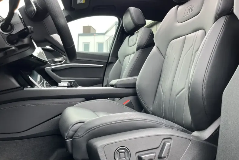 Audi Q8 din 2023 cu 21.482 km - oferta AUD207487 - foto 10